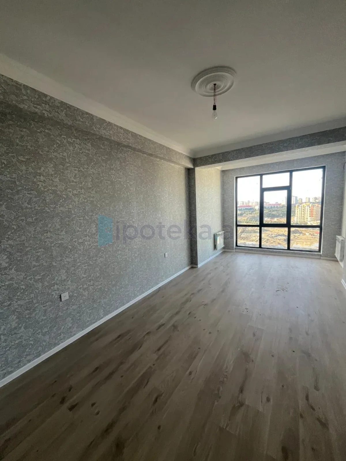 Satılır 2 otaqlı yeni tikili 76 m²