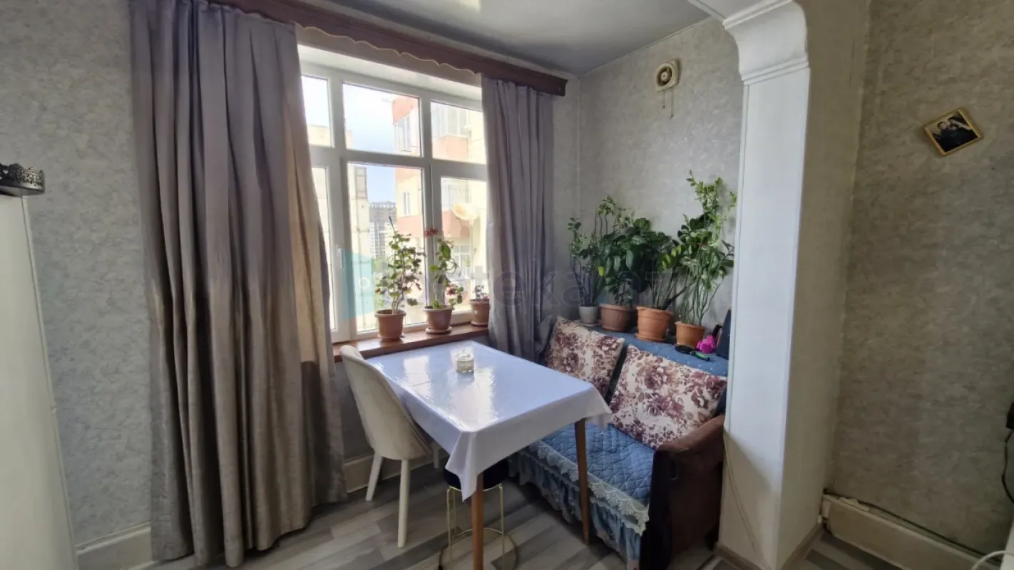 Satılır 3 otaqlı köhnə tikili 65 m²