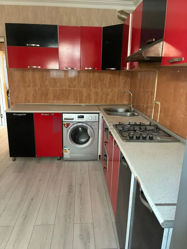 Satılır 2 otaqlı köhnə tikili 48 m²