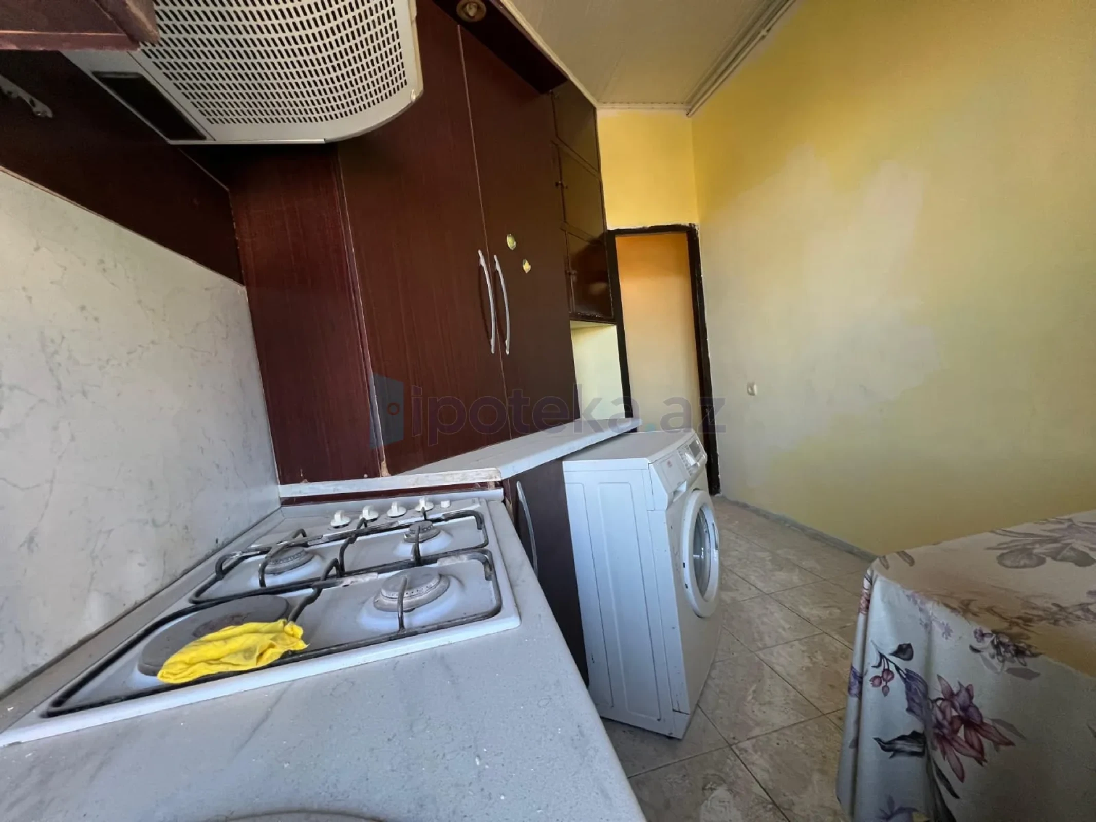 Satılır 3 otaqlı köhnə tikili 93 m²