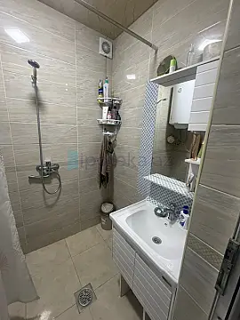 Satılır 2 otaqlı köhnə tikili 60 m²