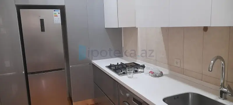 Satılır 5 otaqlı mənzil 320 m²