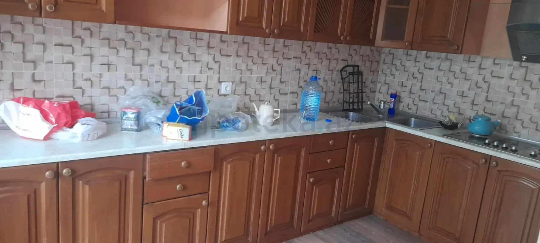 Satılır 5 otaqlı mənzil 320 m²