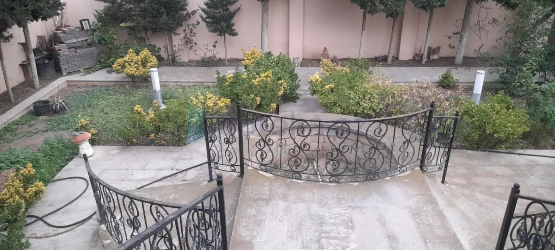 Satılır 5 otaqlı mənzil 320 m²