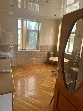 Satılır 6 otaqlı həyət evi 300 m²