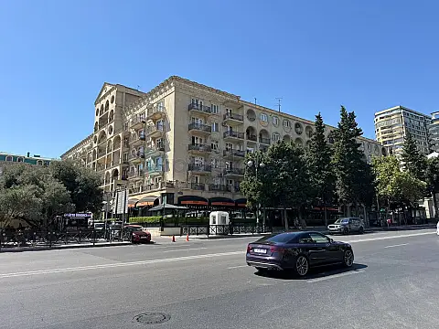 Satılır 3 otaqlı köhnə tikili 75 m²