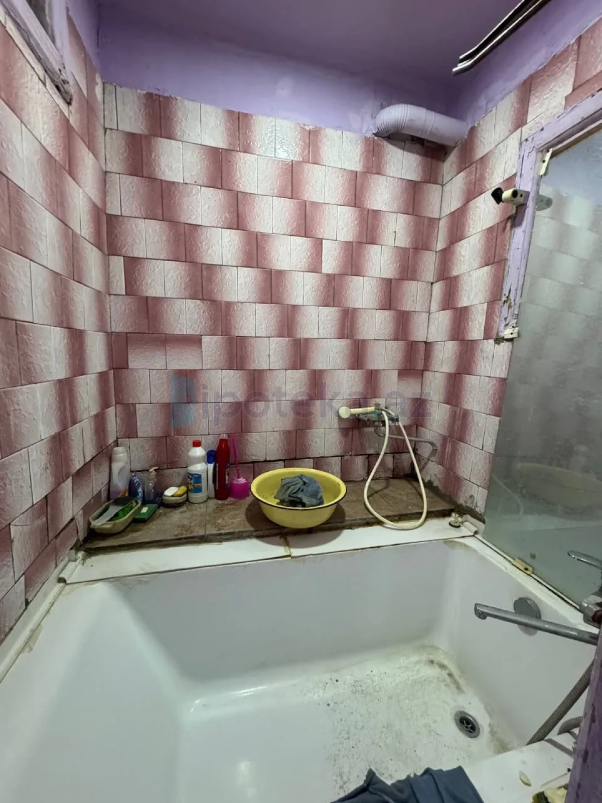 Satılır 3 otaqlı köhnə tikili 75 m²