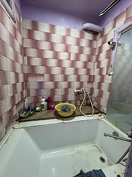 Satılır 3 otaqlı köhnə tikili 75 m²