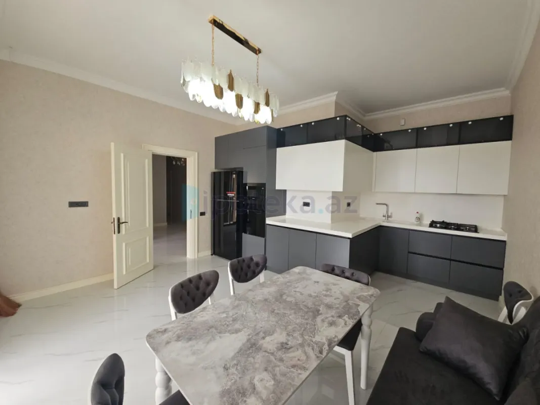 Satılır 5 otaqlı həyət evi 250 m²