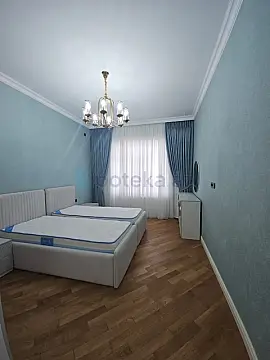 Satılır 5 otaqlı həyət evi 250 m²