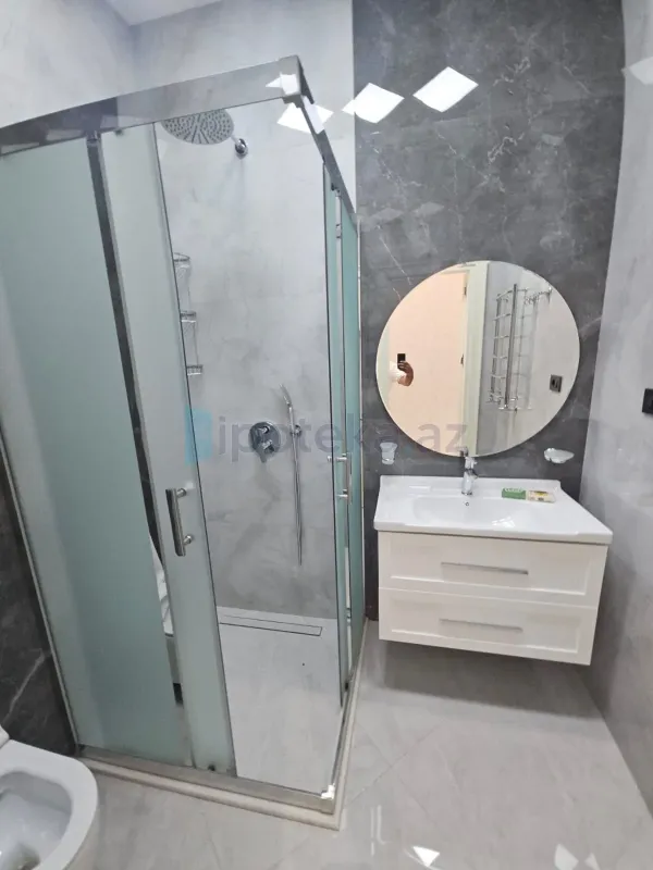 Satılır 5 otaqlı həyət evi 250 m²