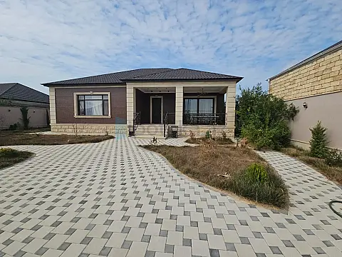 Satılır 5 otaqlı həyət evi 250 m²