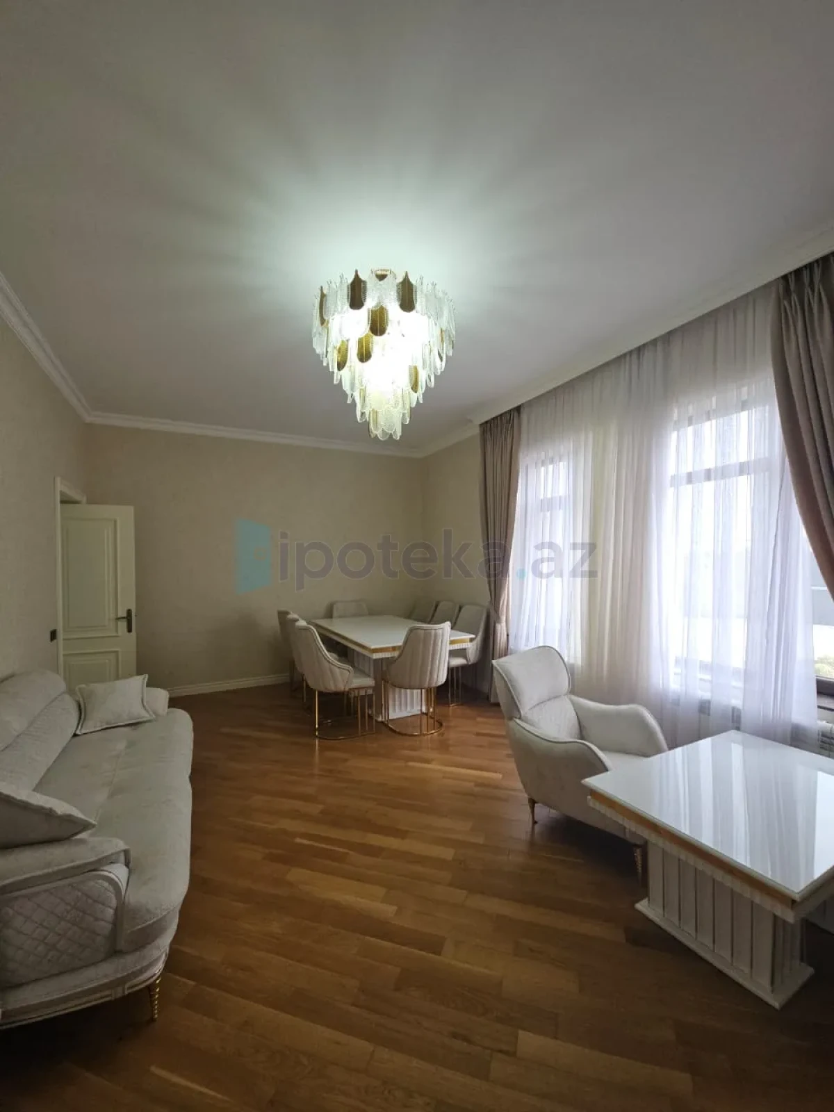 Satılır 5 otaqlı həyət evi 250 m²