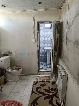 Satılır 8 otaqlı həyət evi 200 m²