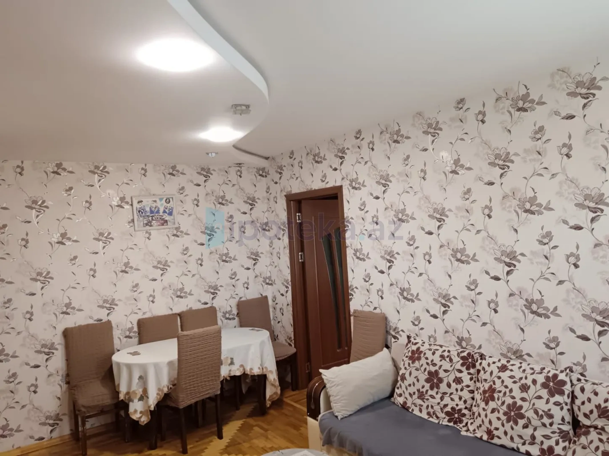 Satılır 8 otaqlı həyət evi 200 m²