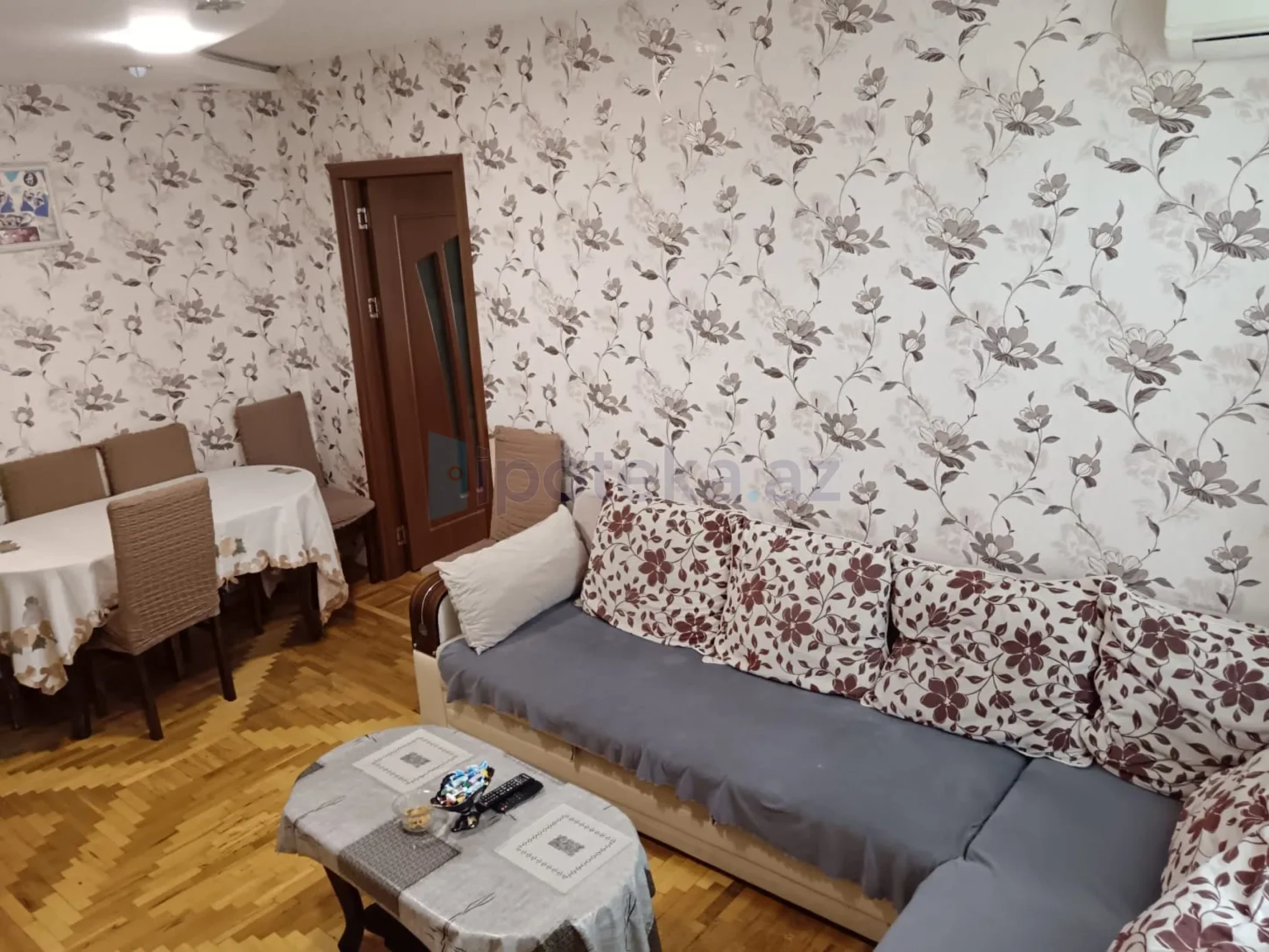 Satılır 8 otaqlı həyət evi 200 m²
