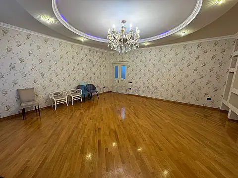 Satılır 3 otaqlı yeni tikili 150 m²