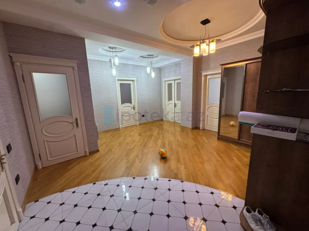 Satılır 3 otaqlı yeni tikili 150 m²