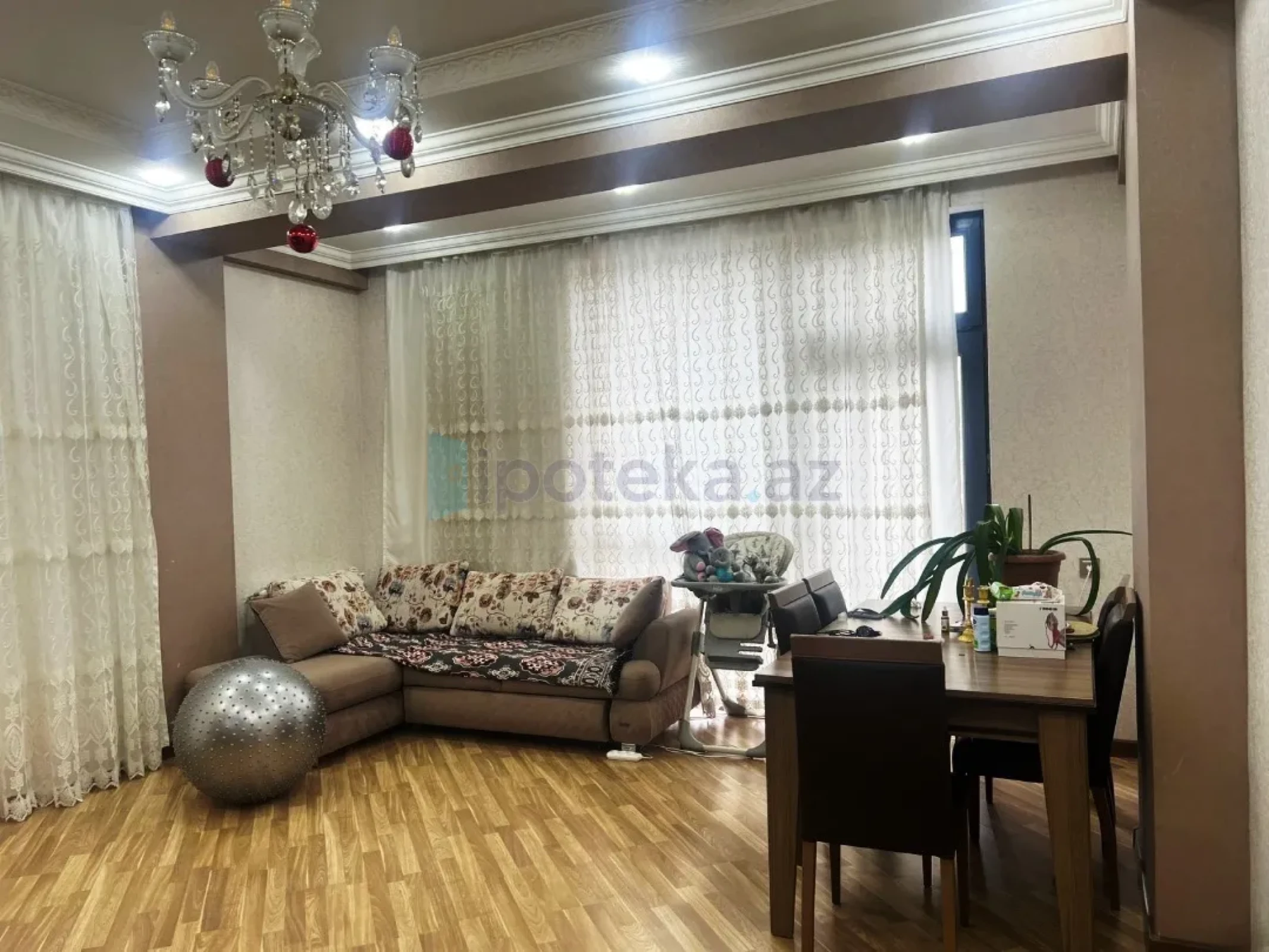Satılır 3 otaqlı yeni tikili 118 m²