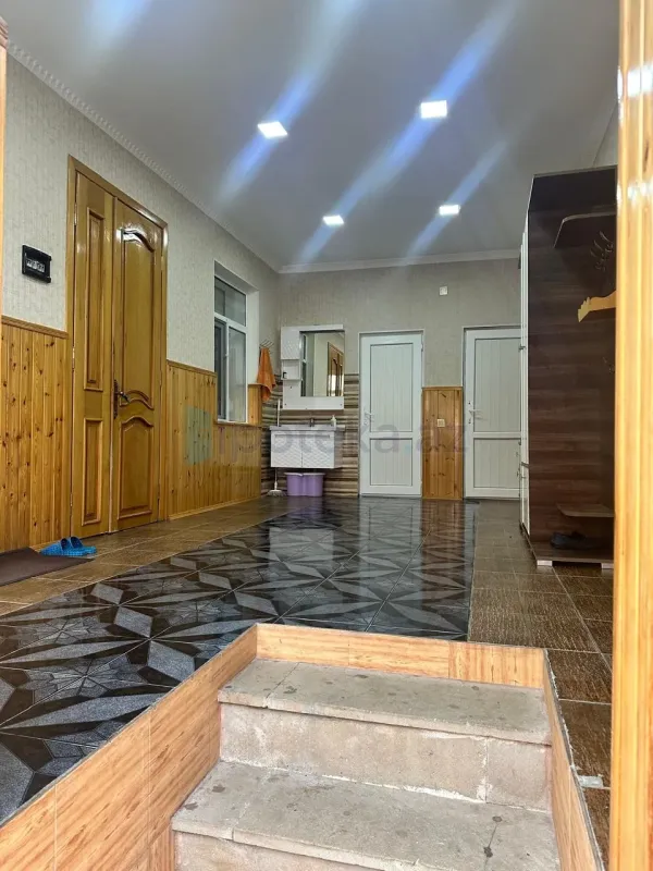 Satılır 5 otaqlı həyət evi 230 m²