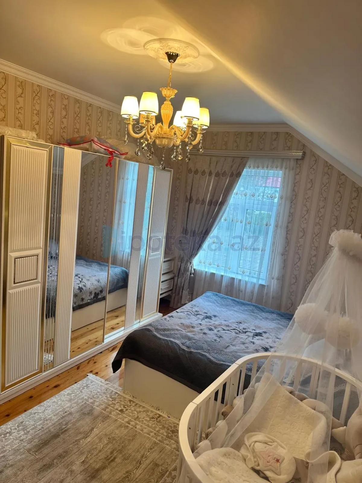 Satılır 5 otaqlı həyət evi 230 m²