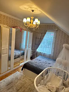 Satılır 5 otaqlı həyət evi 230 m²