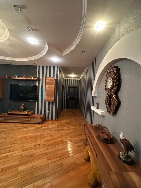 Satılır 3 otaqlı yeni tikili 100 m²