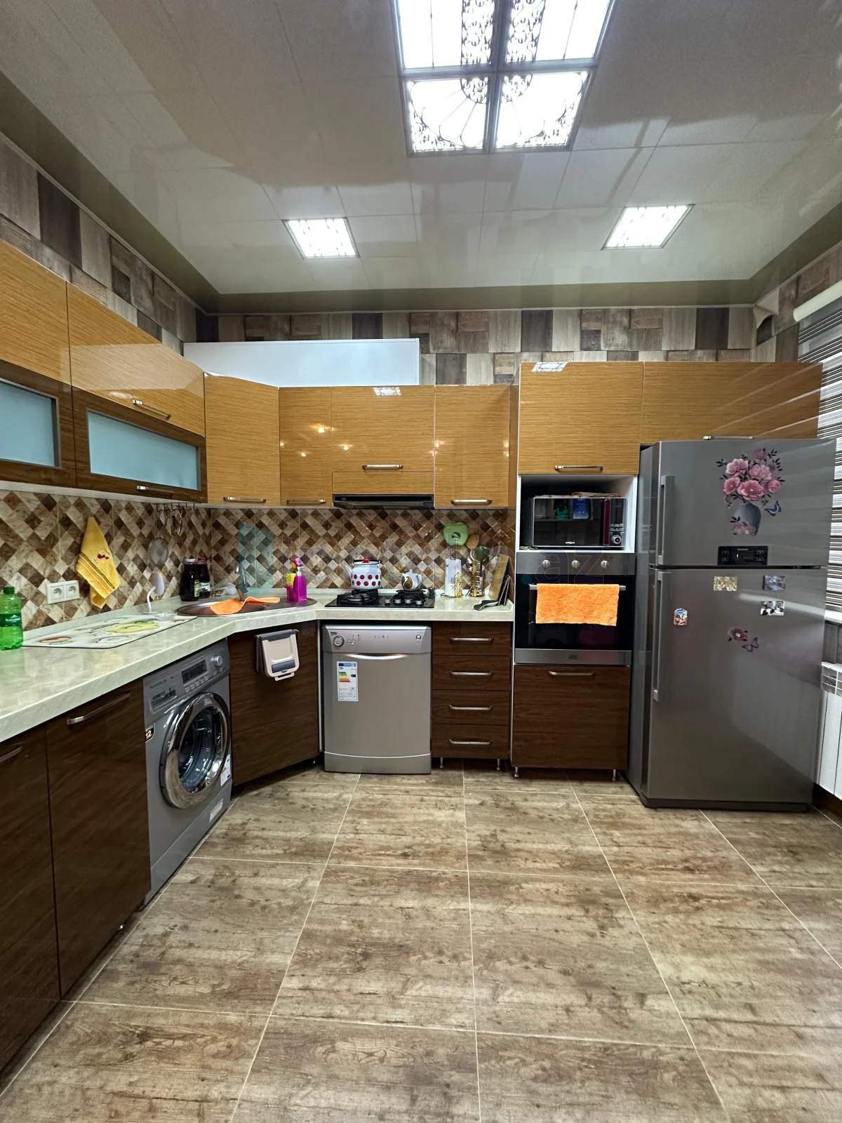 Satılır 3 otaqlı yeni tikili 100 m²