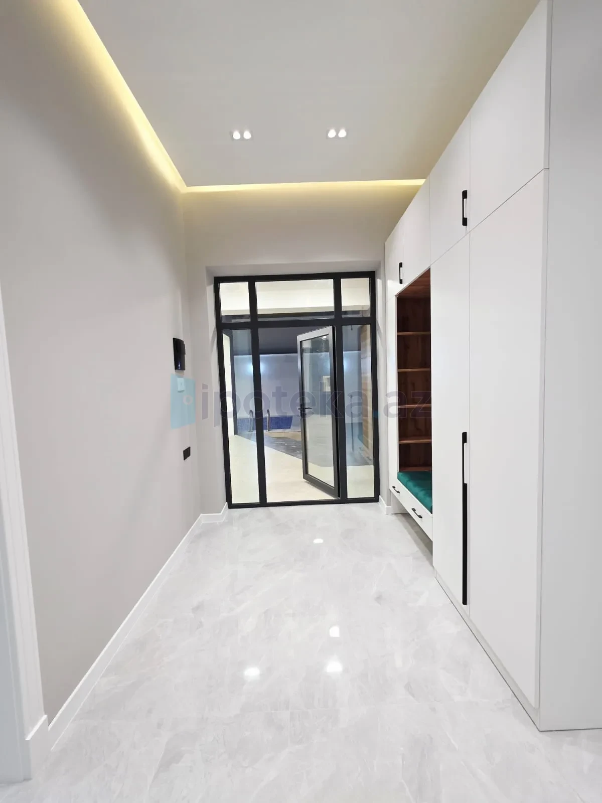 Satılır 4 otaqlı mənzil 160 m²