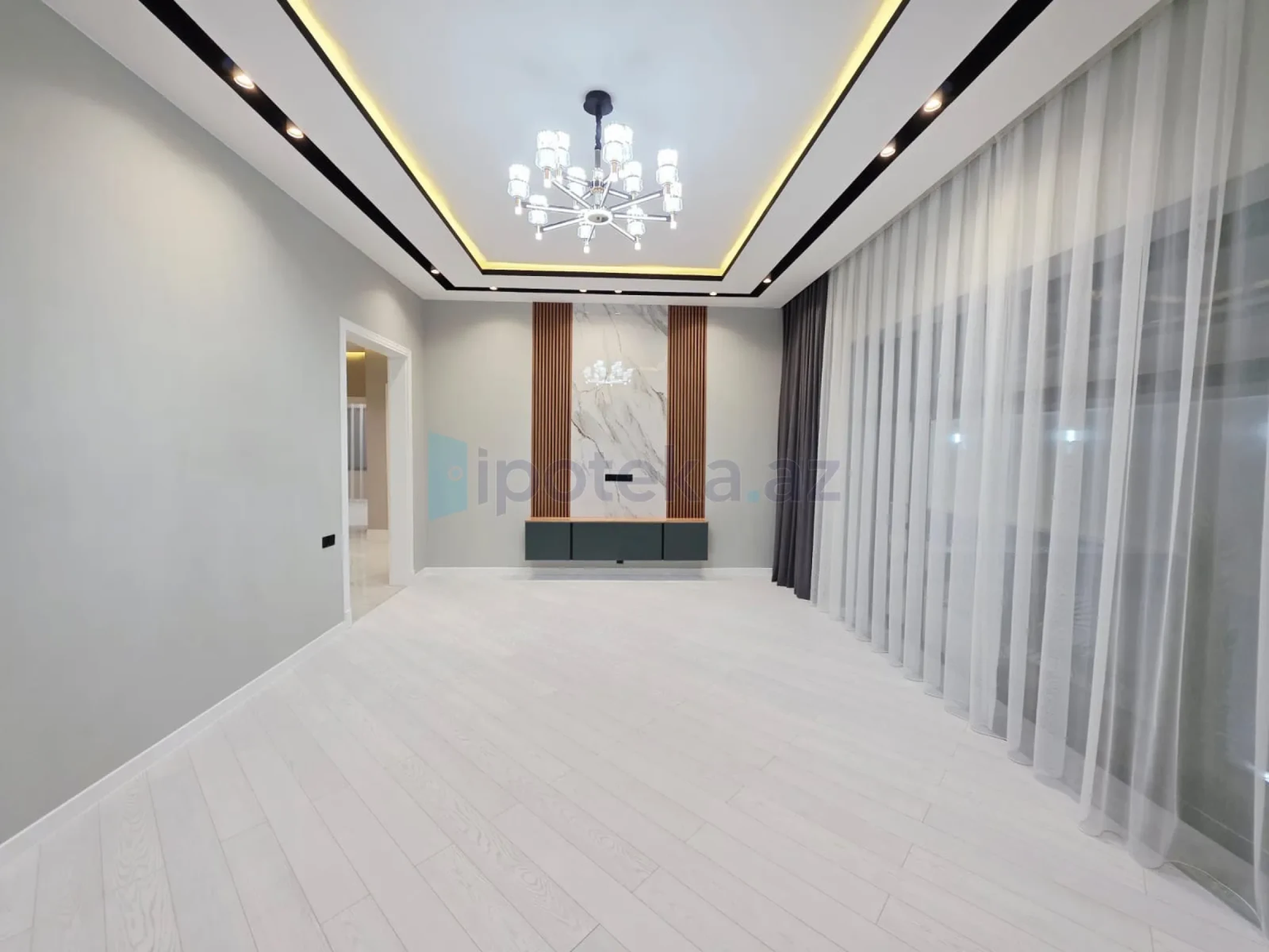 Satılır 4 otaqlı mənzil 160 m²