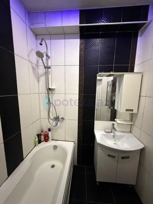 Satılır 2 otaqlı yeni tikili 80 m²