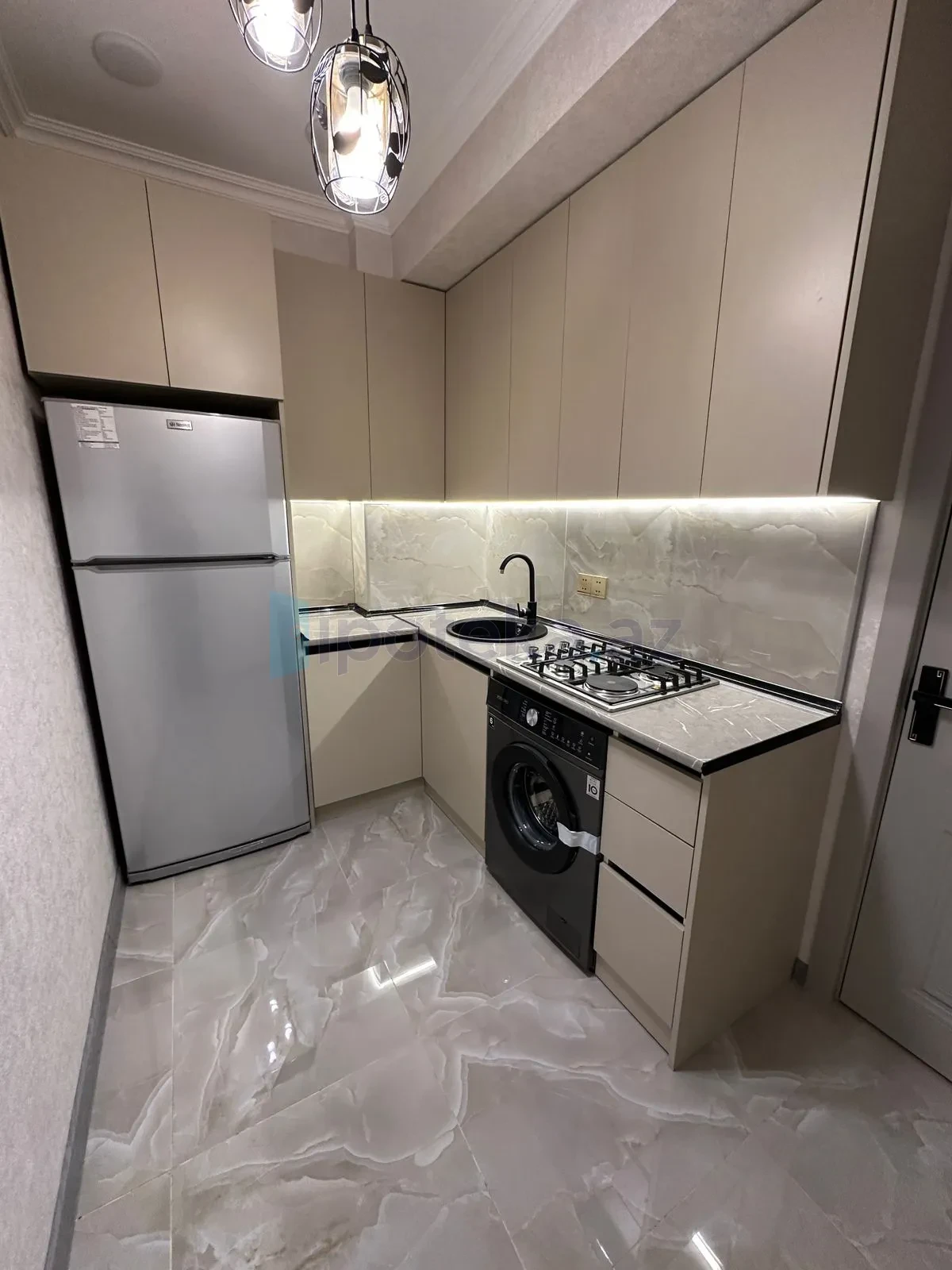 Satılır 3 otaqlı yeni tikili 61 m²