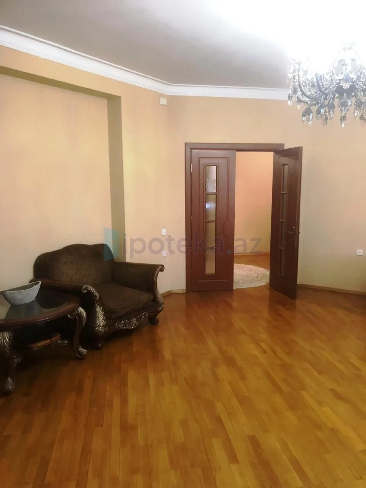 Satılır 4 otaqlı yeni tikili 200 m²