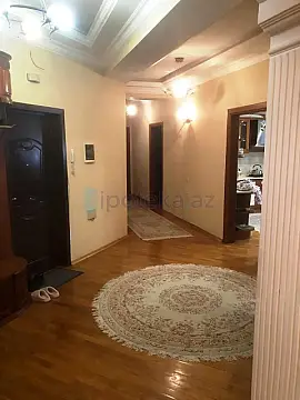 Satılır 4 otaqlı yeni tikili 200 m²