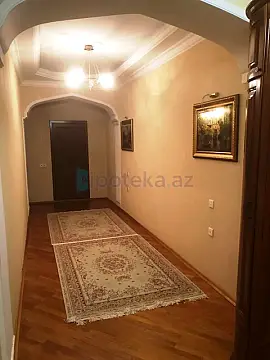 Satılır 4 otaqlı yeni tikili 200 m²