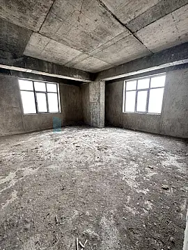 Satılır 4 otaqlı yeni tikili 185 m²