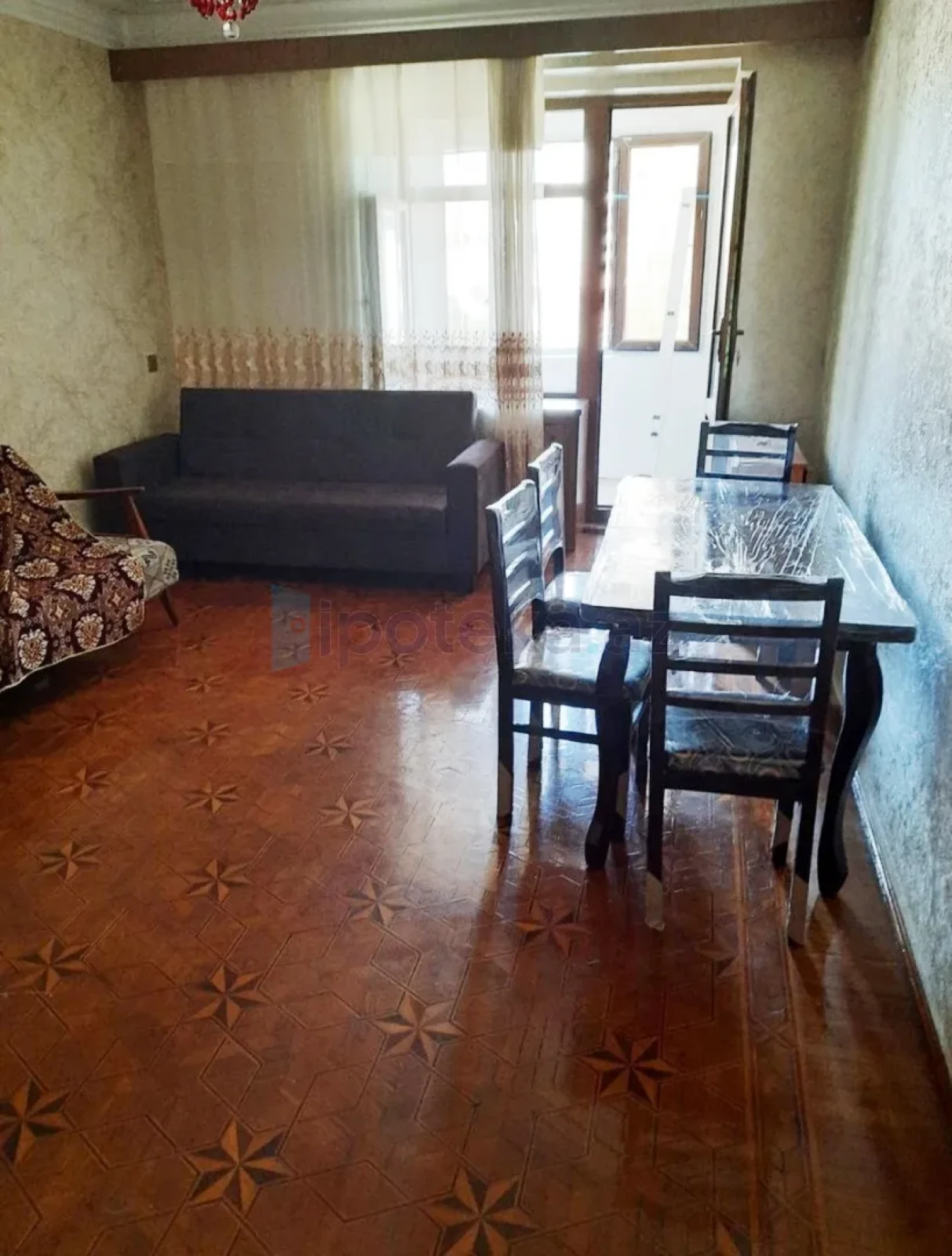 Satılır 3 otaqlı köhnə tikili 85 m²