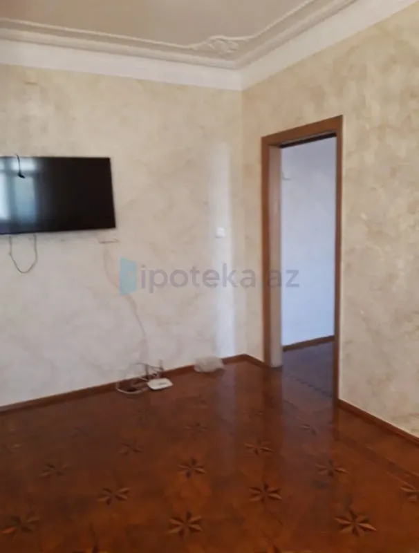 Satılır 3 otaqlı köhnə tikili 85 m²