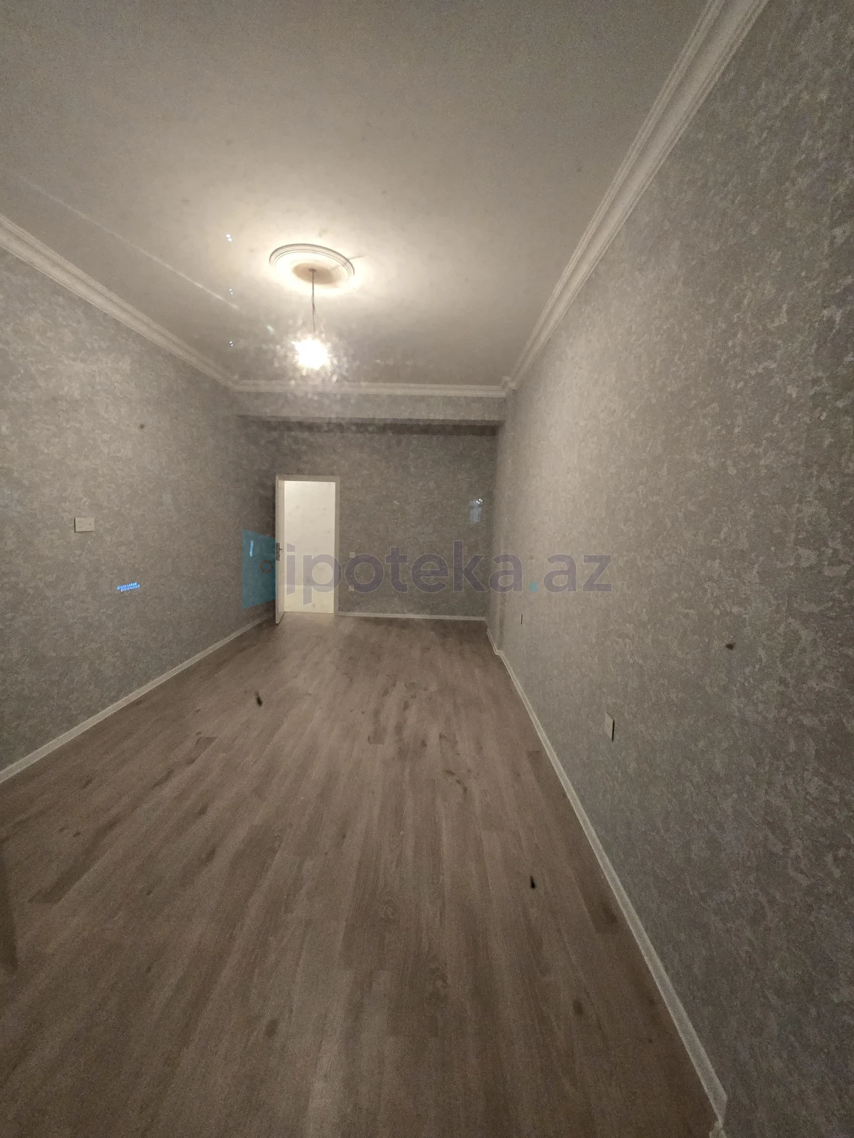 Satılır 2 otaqlı yeni tikili 75 m²
