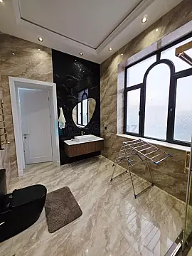 Satılır 10 otaqlı mənzil 470 m²