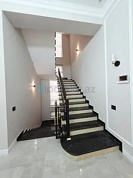 Satılır 10 otaqlı mənzil 470 m²