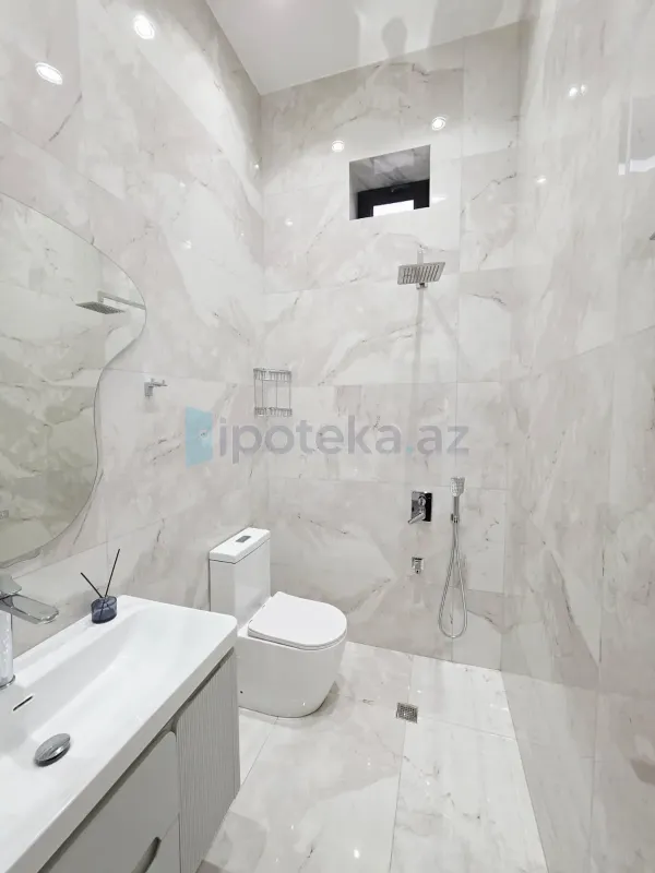 Satılır 10 otaqlı mənzil 470 m²