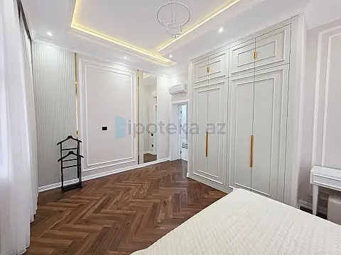 Satılır 10 otaqlı mənzil 470 m²