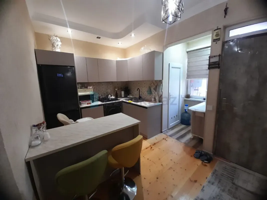 Satılır 4 otaqlı həyət evi 140 m²