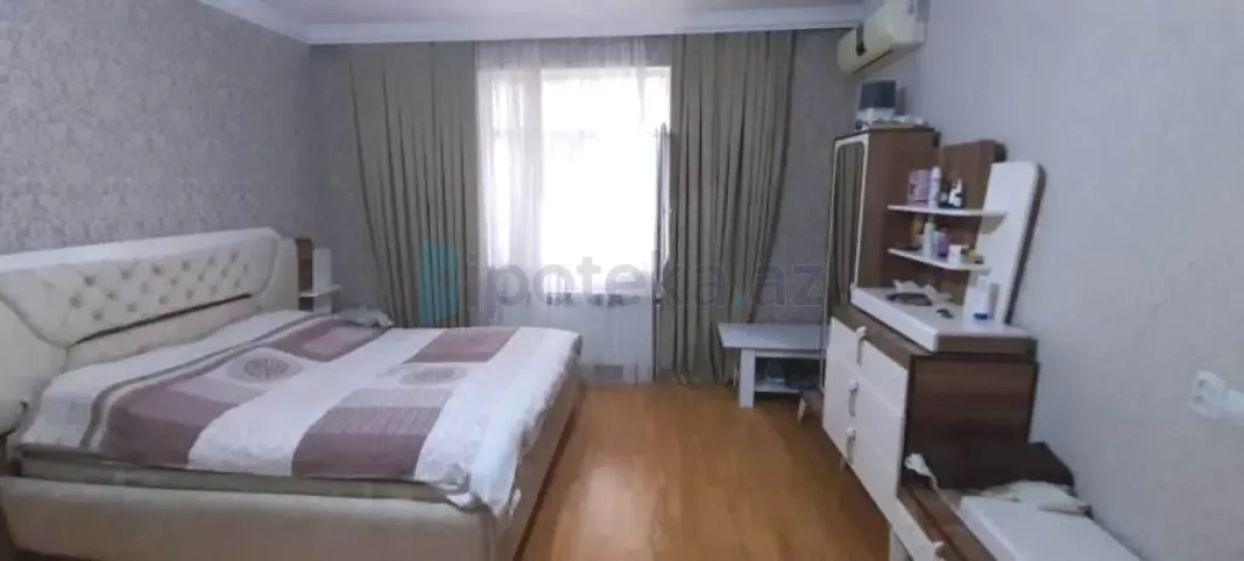 Satılır 6 otaqlı həyət evi 240 m²