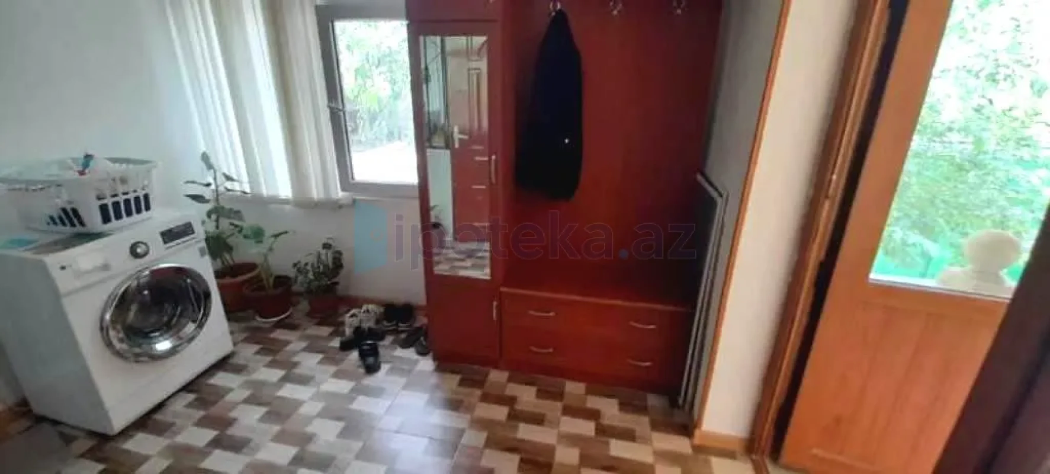 Satılır 6 otaqlı həyət evi 240 m²