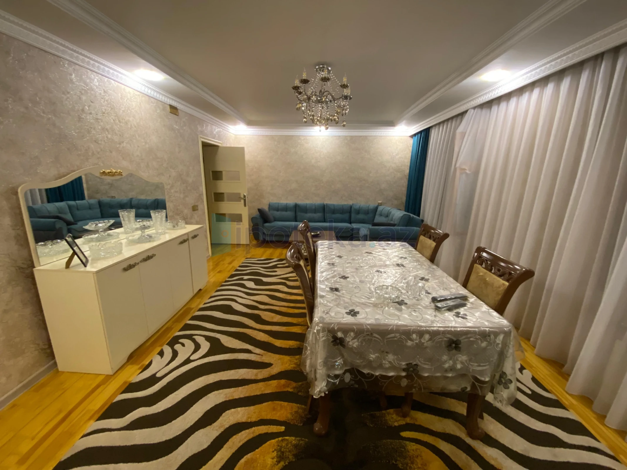 Satılır 3 otaqlı köhnə tikili 90 m²