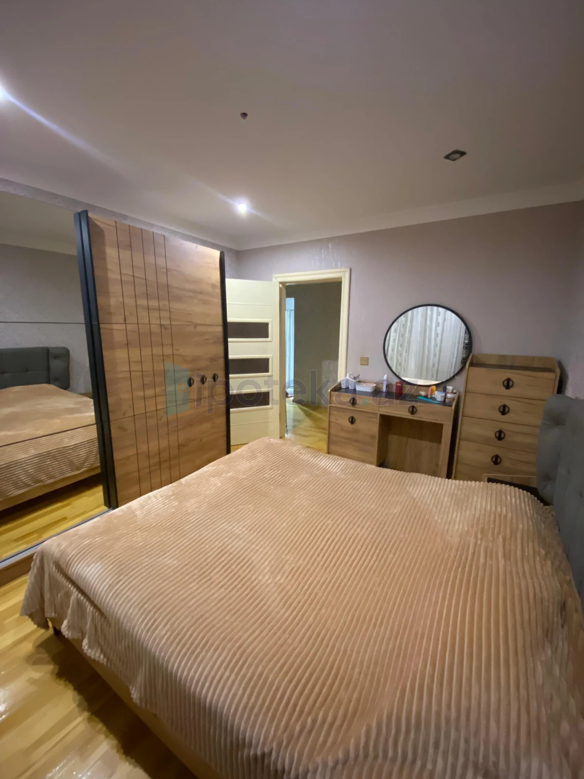 Satılır 3 otaqlı köhnə tikili 90 m²