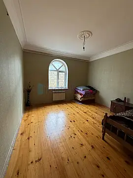 Satılır 6 otaqlı həyət evi 240 m²