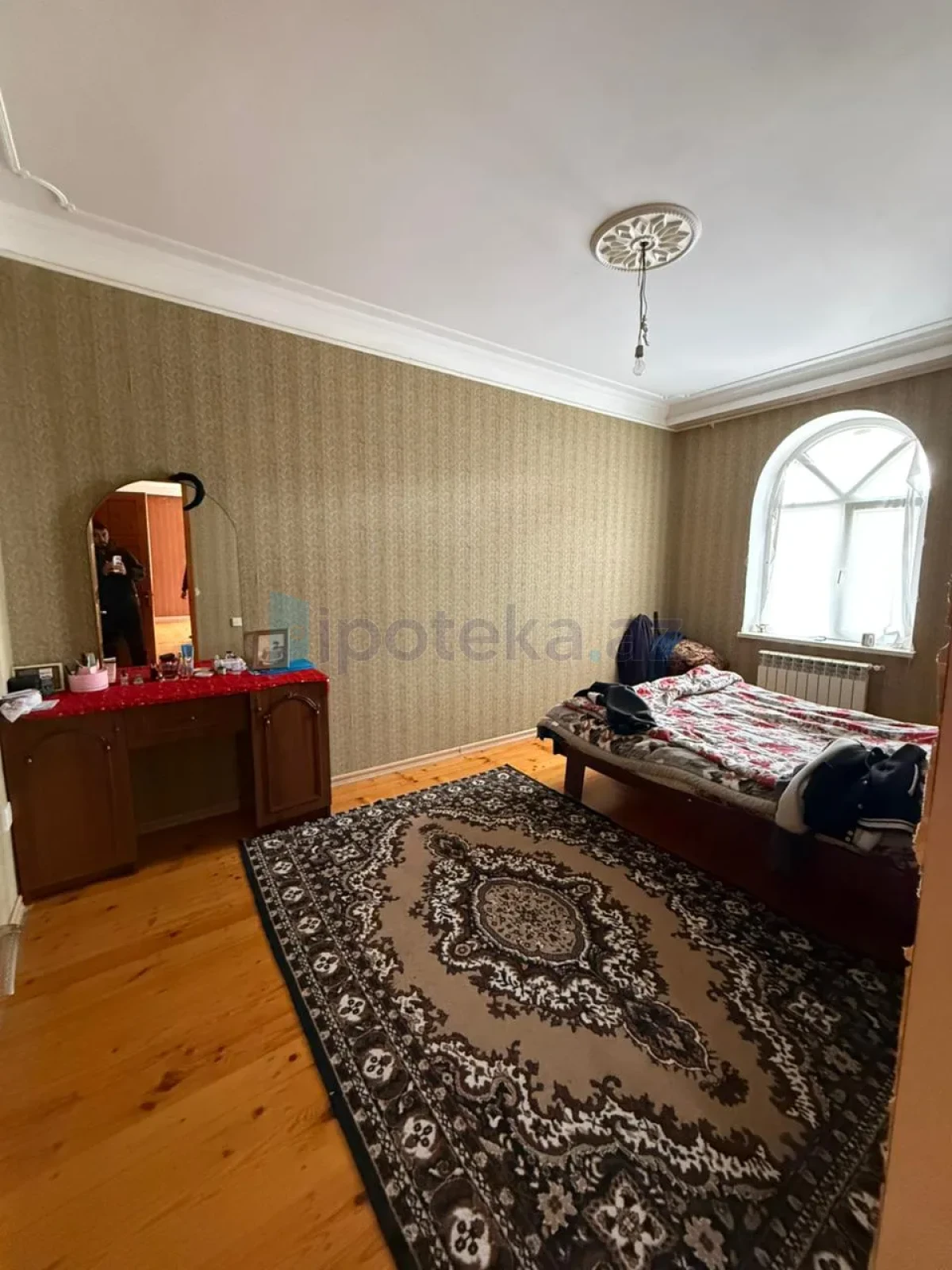 Satılır 6 otaqlı həyət evi 240 m²